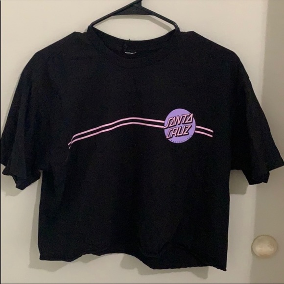 Black Santa Cruz cropped shirt. - Picture 1 of 3